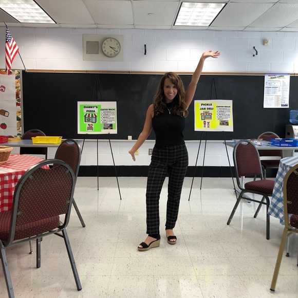 Welcome to My Closet🌸🛍 - Picture 3 of 3